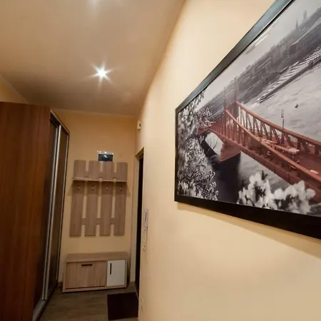 Wonderful Flat On Center