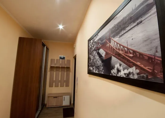 Wonderful Flat On Center